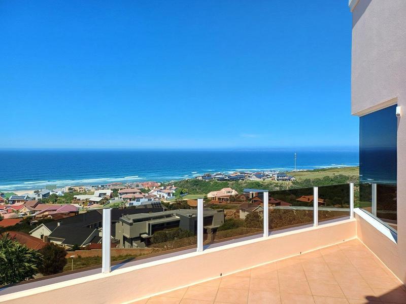 5 Bedroom Property for Sale in Outeniqua Strand Western Cape